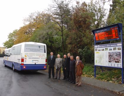 Informace o odjezdech autobusů i vlaků v jednom.