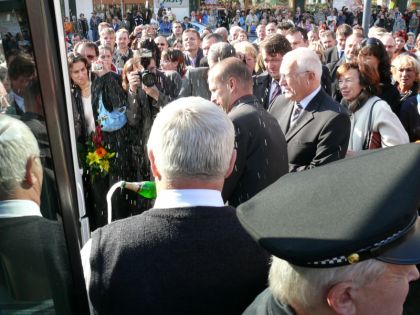 Prezidentský pár Václav a Livia Klausovi v Rumburku křtil nový autobus