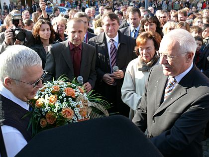 Prezidentský pár Václav a Livia Klausovi v Rumburku křtil nový autobus