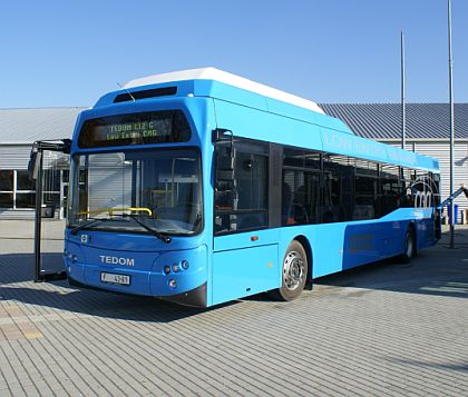 Coach Progress 2007: Autobusy na volné ploše.