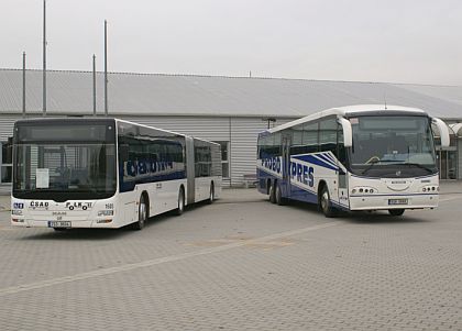 Coach Progress 2007: Autobusy na volné ploše.