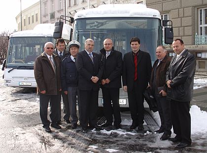 Dalších pět nových ekologických a bezbariérových autobusů CNG