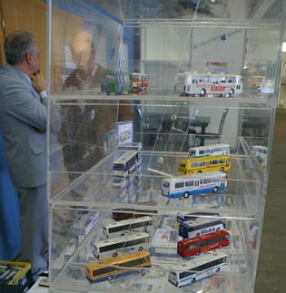 Na návštěvě u výrobce stavebnic modelů nejen autobusů.