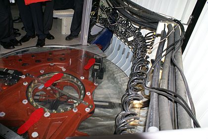 MOT 2007: Vysokokapacitní autobus Mercedes-Benz CapaCity se projel v areálu