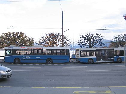 Trolejbus s vlekem v Luzernu. Švýcarský Hess je tradičním výrobcem souprav.