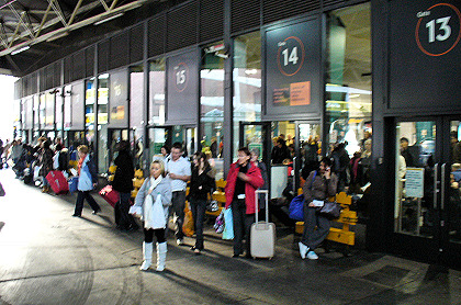 BUSportál SK: Victoria Coach Station LONDON