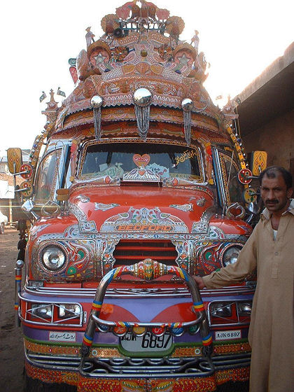 BUSportál SK: Fotky autobusov z Pakistanu.