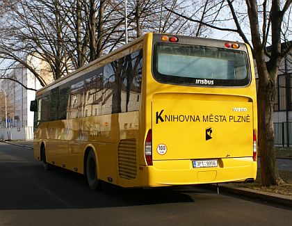 Plzeňský bibliobus.  Autobus Irisbus Crossway Knihovny města Plzně jsme