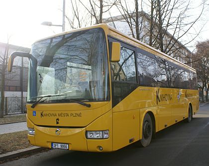 Plzeňský bibliobus.  Autobus Irisbus Crossway Knihovny města Plzně jsme