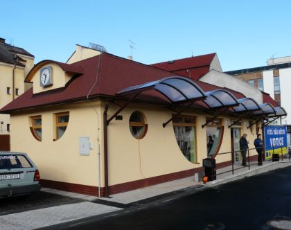31.1. 2008 bylo slavnostně otevřeno nové autobusové nádraží ve Voticích