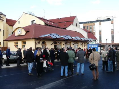 31.1. 2008 bylo slavnostně otevřeno nové autobusové nádraží ve Voticích