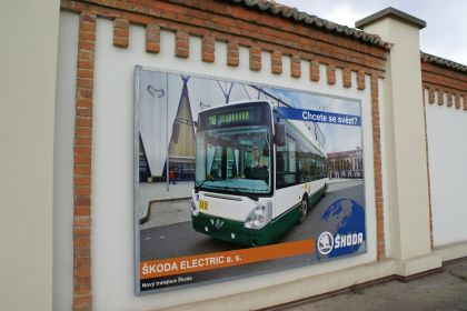 BUSportál se byl podívat na škodovácké billboardové leporelo v Plzni