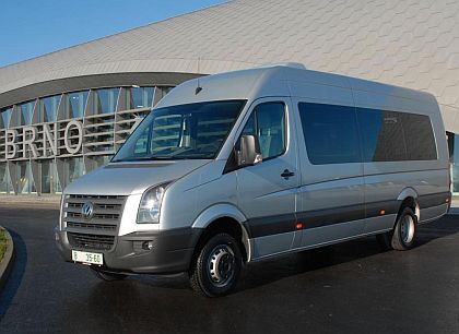 Minibus Volkswagen Crafter Bus z Porsche Brno,