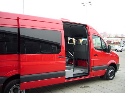 Minibus Volkswagen Crafter Bus z Porsche Brno,
