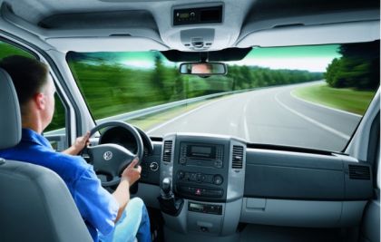 Minibus Volkswagen Crafter Bus z Porsche Brno,
