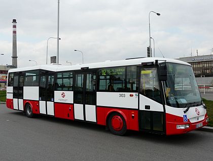 Nejen autobusový víkend v pražské hromadné dopravě v obrazech.