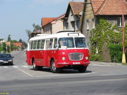 Z oslav 100 let od zavedení první autobusové linky v Čechách.