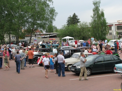 Z oslav 100 let od zavedení první autobusové linky v Čechách.