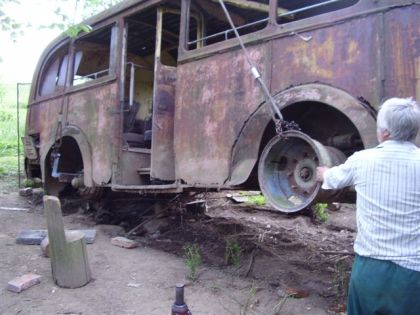 Záchranáři zachraňují nejen životy a  majetek, ale i autobusovou historii.