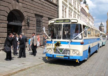 Svatební autobusy  ŠL 11 a ŠD 11  ŠKODA - BUS Klubu  v Plzni.