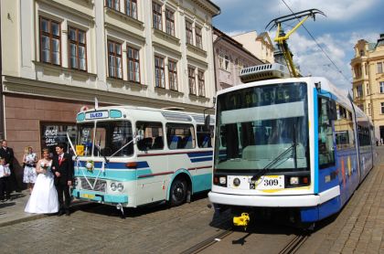 Svatební autobusy  ŠL 11 a ŠD 11  ŠKODA - BUS Klubu  v Plzni.