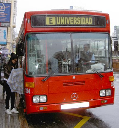 Autobusová pohlednice ze španělské Galicie.