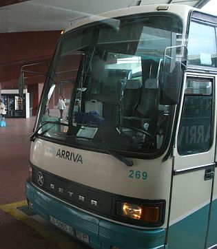 Autobusová pohlednice ze španělské Galicie.