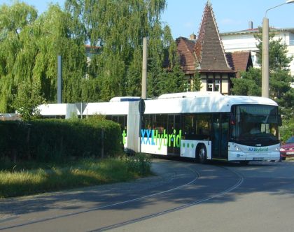 Doppelgelenk(hybrid)bus Hess se tento a příští týden testuje v Drážďanech.