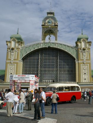 Retro Prague podruhé. Sobota a autobusy.