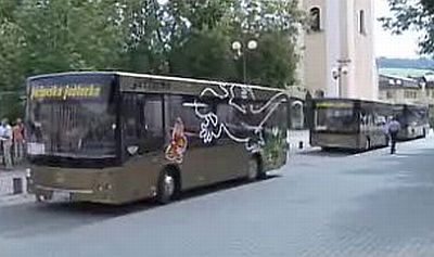 BUSmonitor: Ve slovenském Púchově začaly jezdit čtyři městské autobusy MAZ.