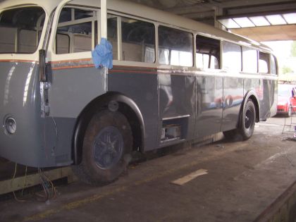 Záběry ze závěru renovace autobusu Škoda 706 RO.