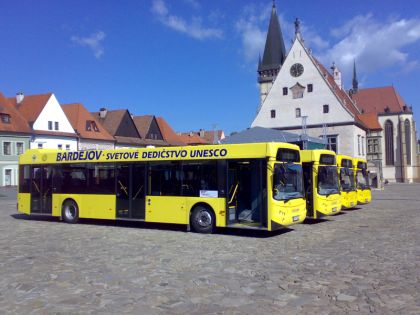 Čtyři nové dieselové autobusy TEDOM převzal dnes Bardejov.