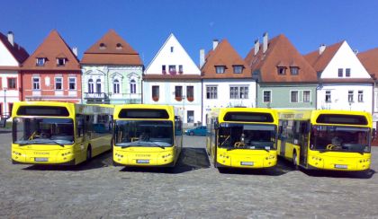 Čtyři nové dieselové autobusy TEDOM převzal dnes Bardejov.