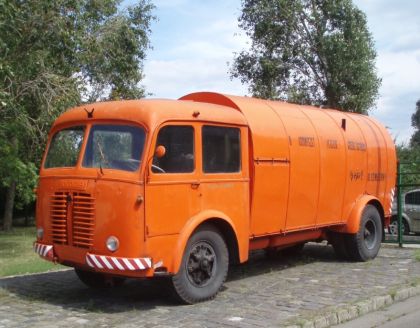 Ještě jednou oranžový popelářský vůz Škoda 706 ROK