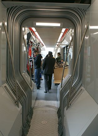 ŠKODA TRANSPORTATION představila novou tramvaj pro Prahu ŠKODA ForCity