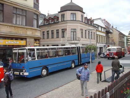 Jablonecká sobotní přehlídka autobusů.