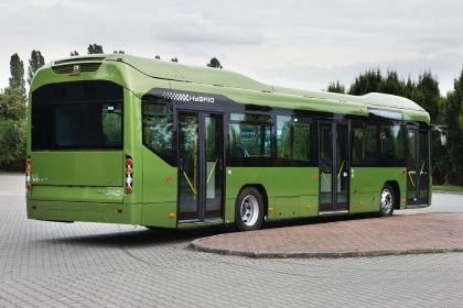 Autobus Volvo 7700 Hybrid. Předsérie v roce 2009, sériová výroba v roce 2010.