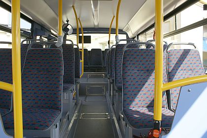 Třídvéřový autobus Irisbus Crossway LE pro městský a příměstský provoz