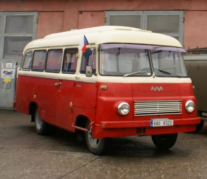 Výtopna Zdice: Posledním přírůstkem je autobus  Robur LO 3000.