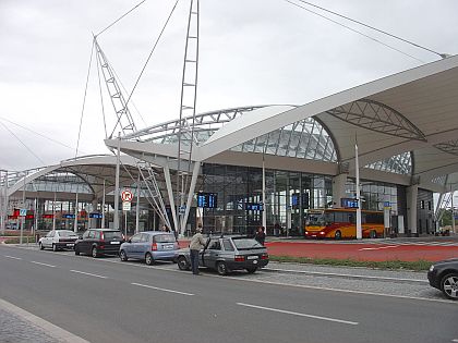Záběry z nového autobusového nádraží v Hradci Králové