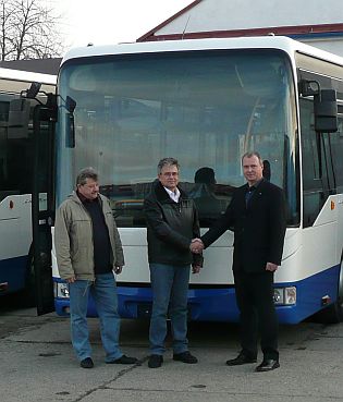 Z předání prvních pěti vozů Irisbus Crossway LE společnosti ICOM transport.
