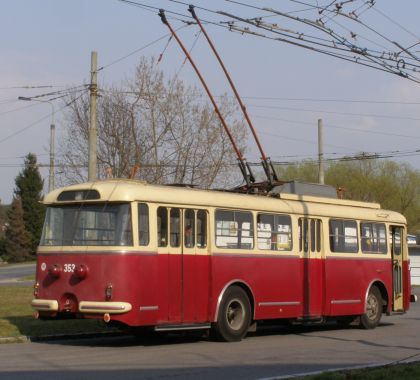 Mikulášský trolejbus Pardubického spolku historie železniční dopravy
