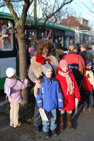 Tradiční Mikulášův trolejbus 30.11. v Plzni - Doubravce.