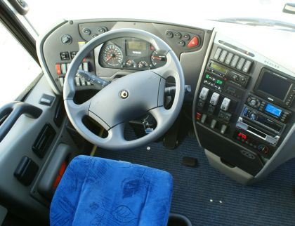 Redakce BUSportálu se byla projet patnáctimetrovým třínápravovým autokarem