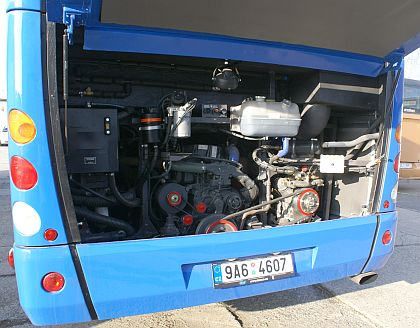 Redakce BUSportálu se byla projet patnáctimetrovým třínápravovým autokarem