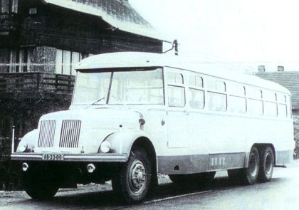 Autobus Tatra 111. Pátrání téměř detektivní.