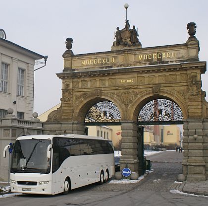 Třínápravový autokar Volvo 9700 je pro zájemce z řad dopravců