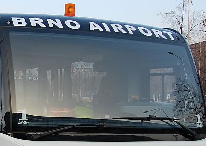 Letiště Brno slavnostně převzalo dva speciální letištní autobusy