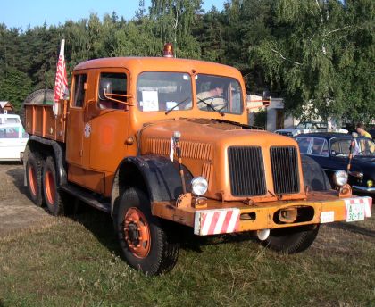 Sbírka vozidel Milana Horky obsahuje i horský autobus Tatra 500HB.