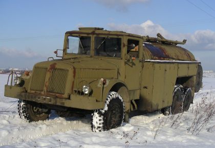 Sbírka vozidel Milana Horky obsahuje i horský autobus Tatra 500HB.